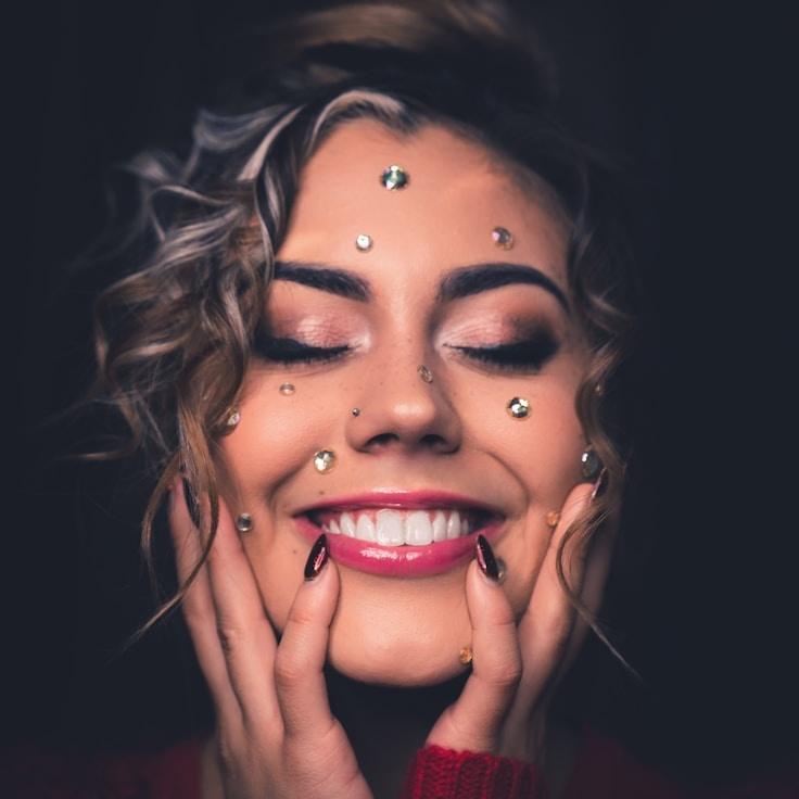 Jordan Malik, Client Relations Director, discussing corporate gifting strategy with business clients